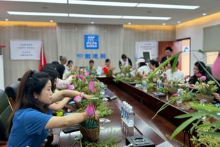 记者：深圳新鹏城外援阿尔门特罗斯昨日抵达中国香港，难赶上首轮